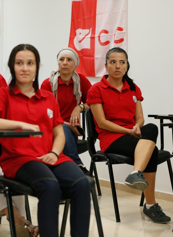 İzmir'de kadın seyisler ezber bozuyor