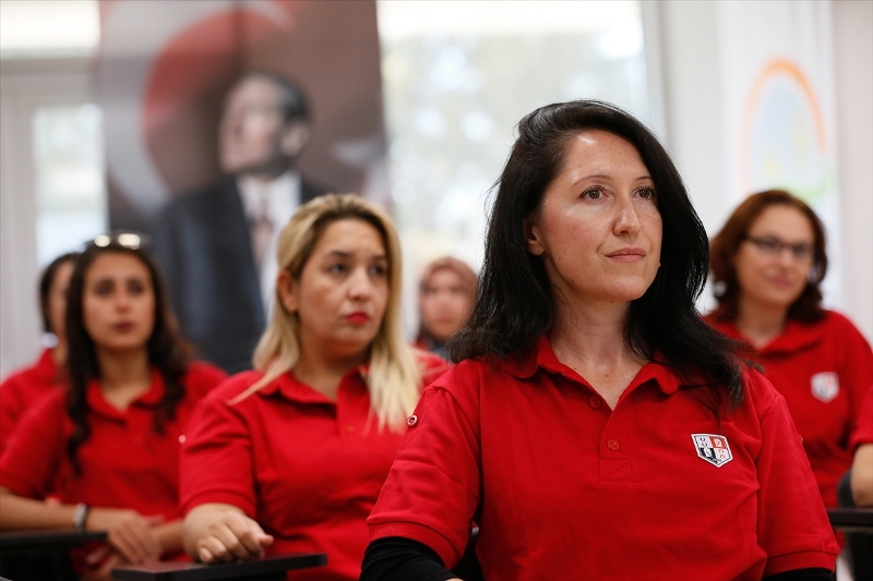 İzmir'de kadın seyisler ezber bozuyor