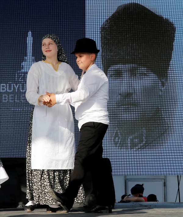 İzmir'de 'Barış ve Dostluk' Festivali başladı