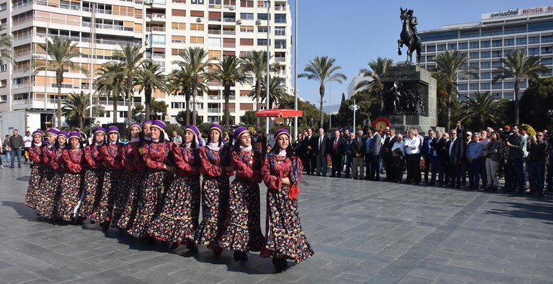 İzmir'de 'Barış ve Dostluk' Festivali başladı