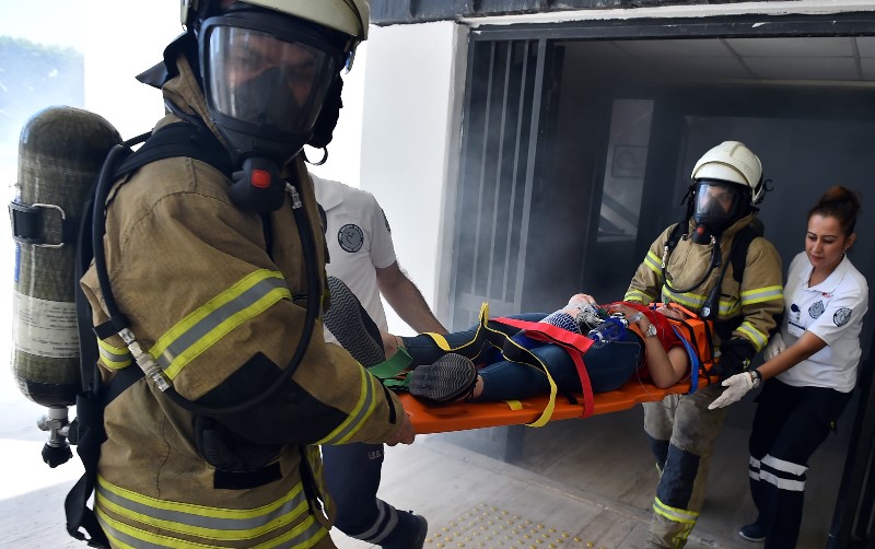 İzmir'de aksiyon filmlerini aratmayan tatbikat
