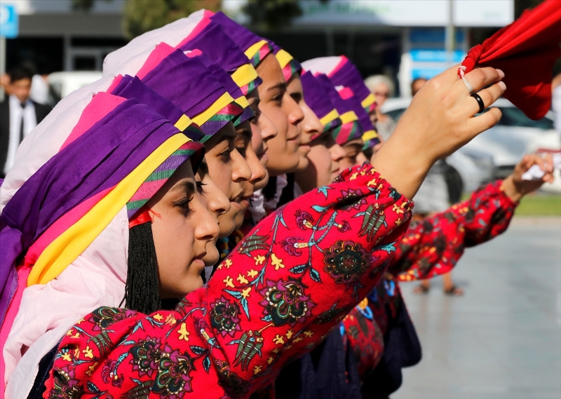 İzmir'de 'Barış ve Dostluk' Festivali başladı