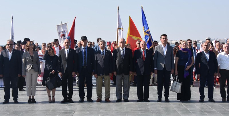 İzmir'de 'Barış ve Dostluk' Festivali başladı