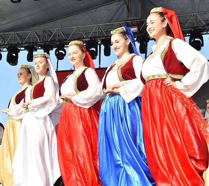 İzmir'de 'Barış ve Dostluk' Festivali başladı
