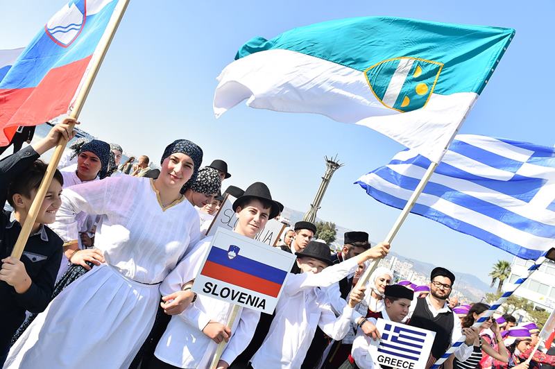 İzmir'de 'Barış ve Dostluk' Festivali başladı