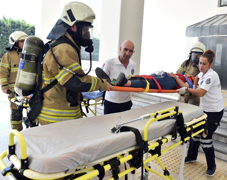 İzmir'de aksiyon filmlerini aratmayan tatbikat
