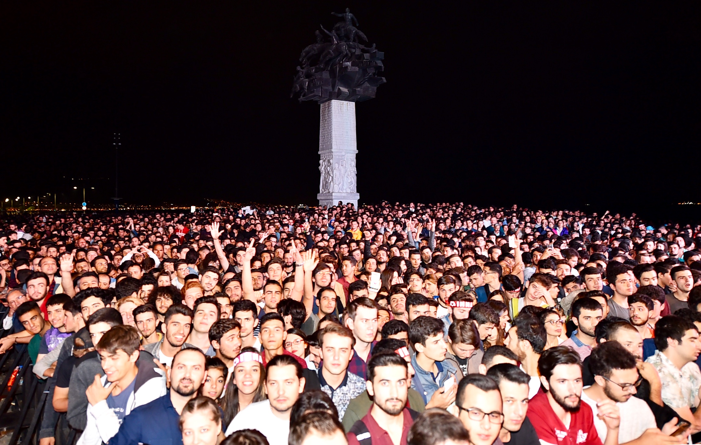 İzmir'den bir dünya yıldızı geçti