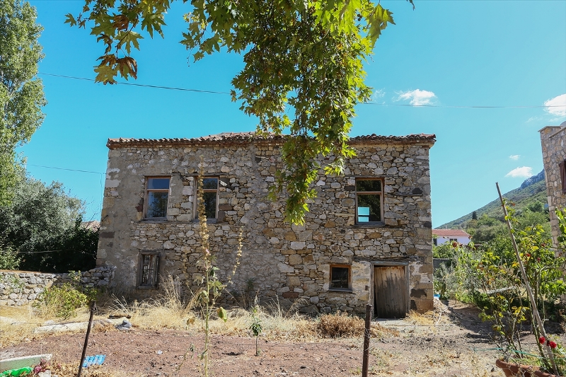 İzmir'in kaderi yolla değişen ilçesi