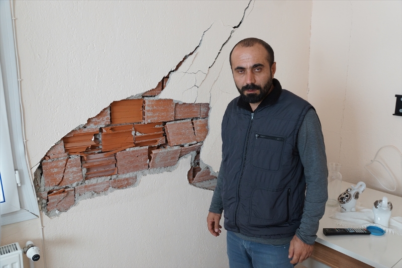 Çiğli'de korkutan göçük!