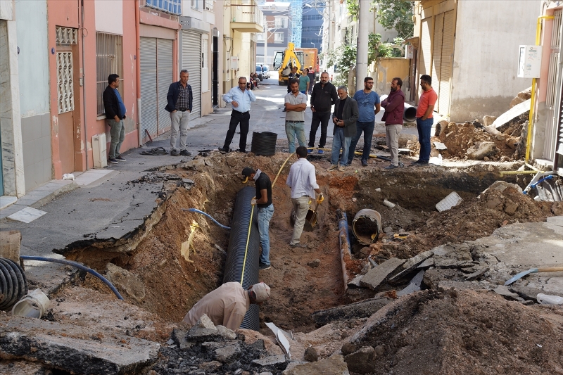 Çiğli'de korkutan göçük!