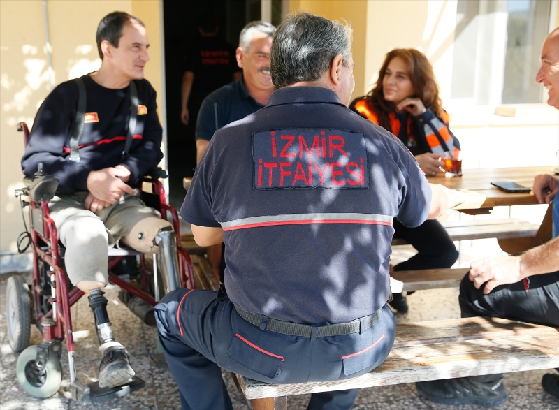 Protez bacaklı itfaiyeci azmiyle örnek oluyor