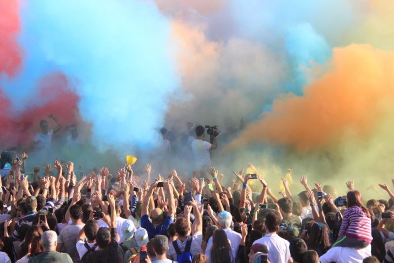 Buca'dan 'renkli' kareler