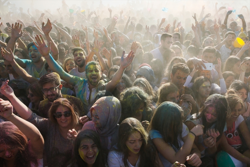 Buca'dan 'renkli' kareler