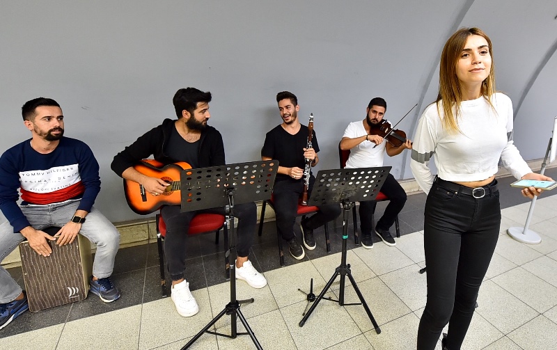 İzmirlilere Metro ve İZBAN'da küçük sürprizler
