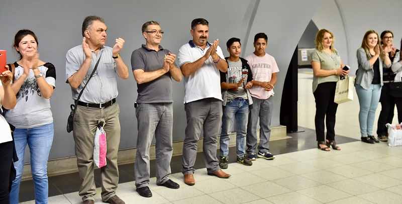 İzmirlilere Metro ve İZBAN'da küçük sürprizler