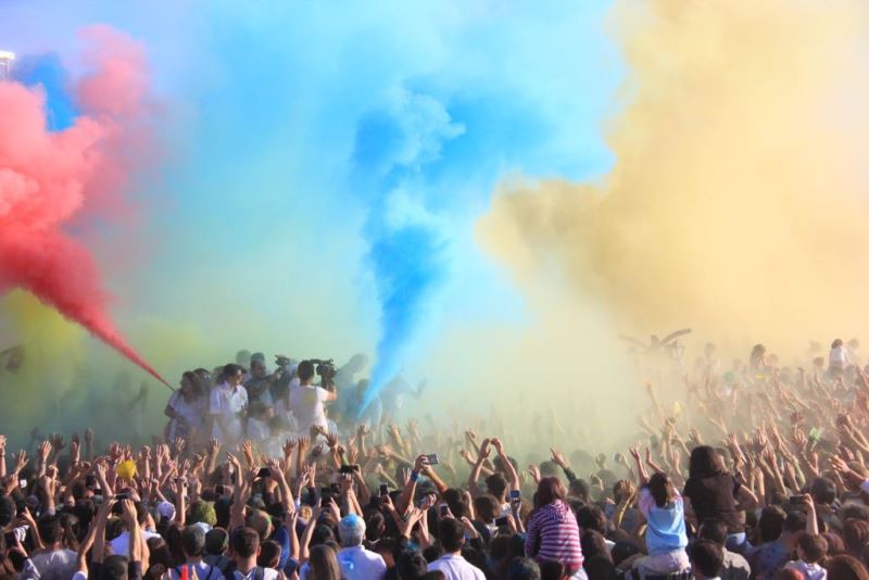 Buca'dan 'renkli' kareler