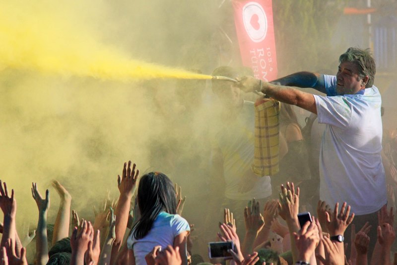 Buca'dan 'renkli' kareler