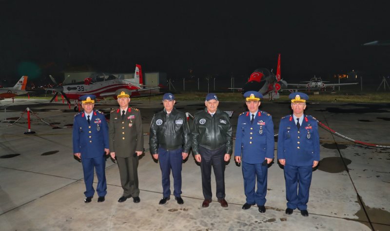 Yıldırım, Çiğli 2. Ana Jet Üs Komutanlığını ziyaret etti