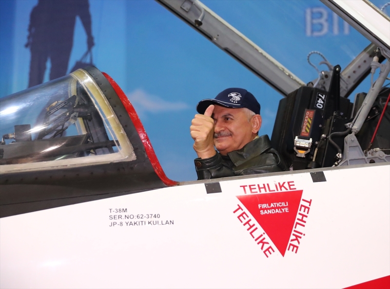 Yıldırım, Çiğli 2. Ana Jet Üs Komutanlığını ziyaret etti