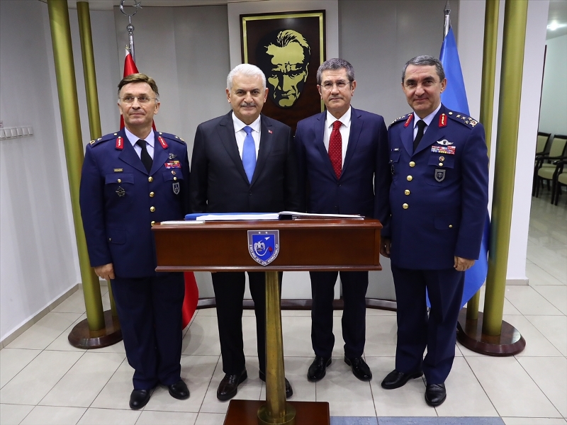 Yıldırım, Çiğli 2. Ana Jet Üs Komutanlığını ziyaret etti