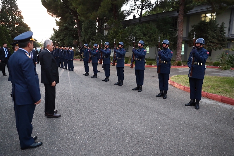 Yıldırım, Çiğli 2. Ana Jet Üs Komutanlığını ziyaret etti