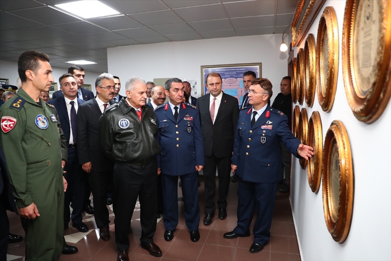 Yıldırım, Çiğli 2. Ana Jet Üs Komutanlığını ziyaret etti