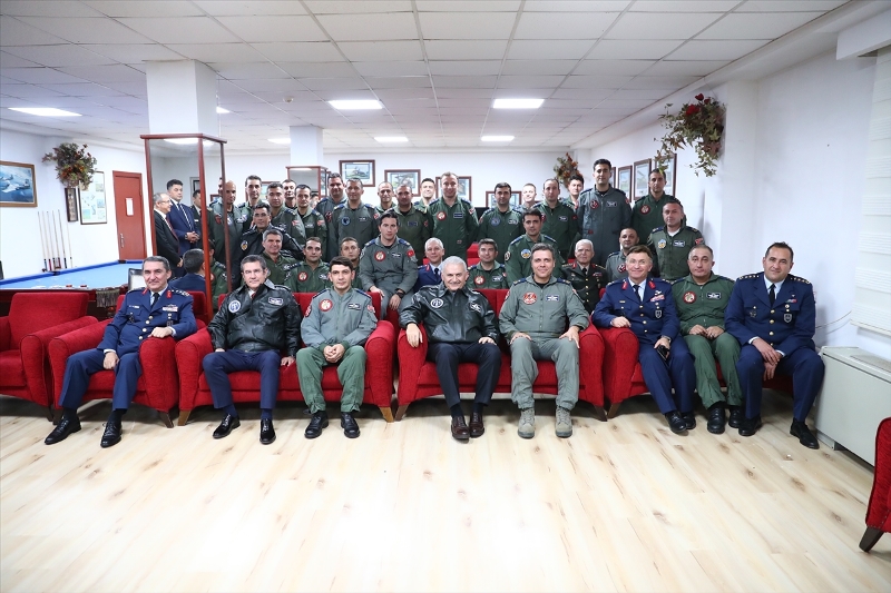 Yıldırım, Çiğli 2. Ana Jet Üs Komutanlığını ziyaret etti