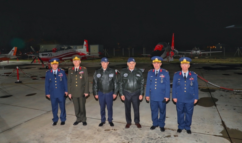 Yıldırım, Çiğli 2. Ana Jet Üs Komutanlığını ziyaret etti