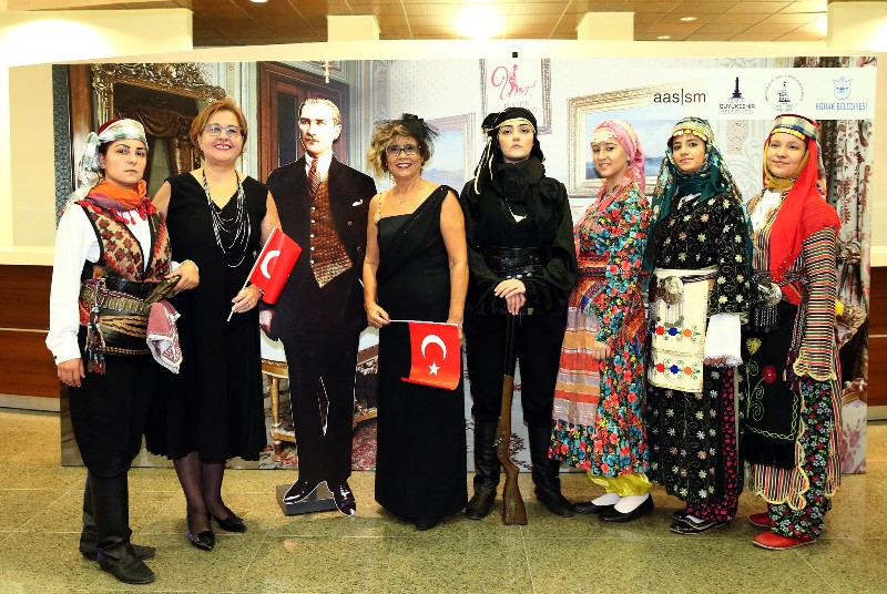 Cumhuriyetin öncü kadınlarına saygıyla