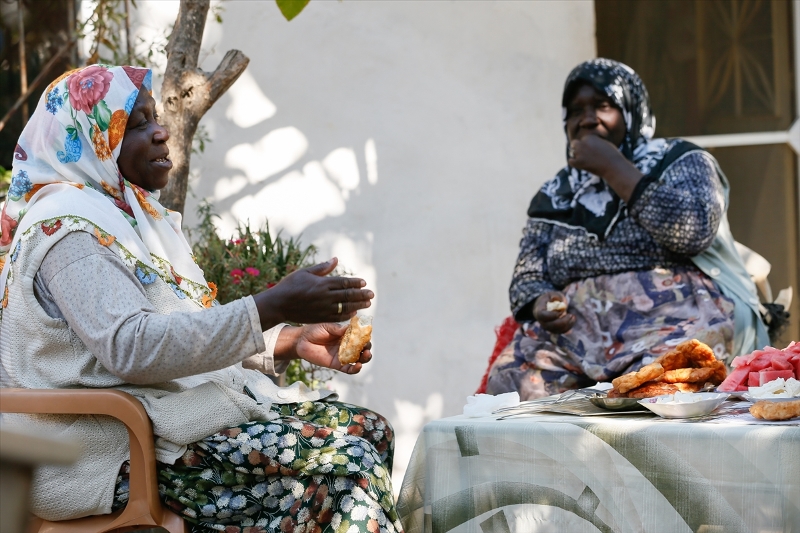 Kökenleri Afrika'dan şiveleri Ege'den