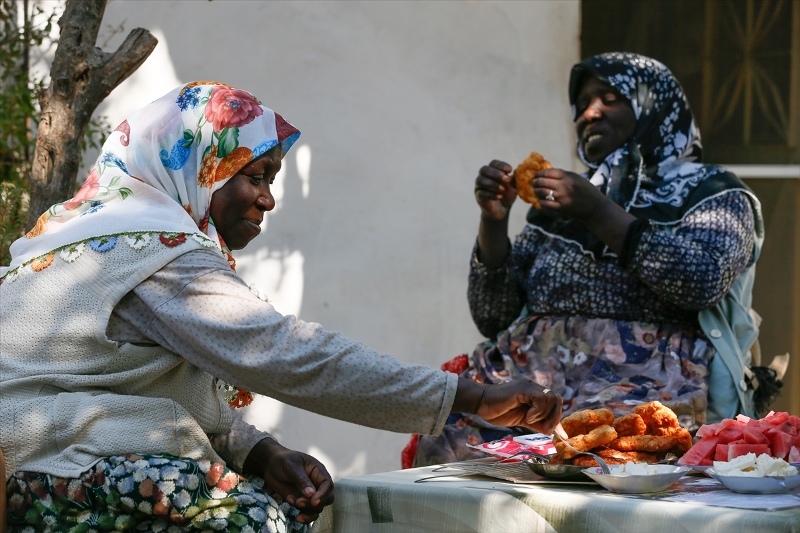 Kökenleri Afrika'dan şiveleri Ege'den