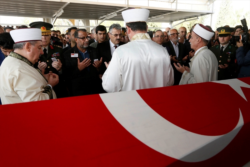 İzmir şehidini uğurladı
