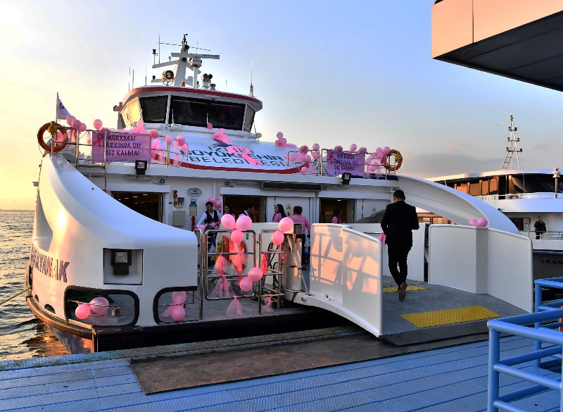 İzmir'de 'Pembe farkındalık'