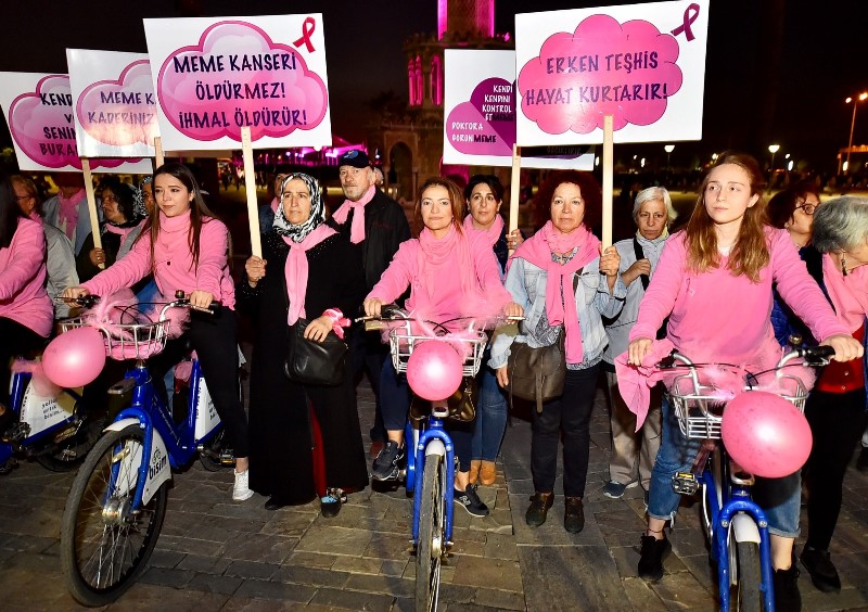 İzmir'de 'Pembe farkındalık'
