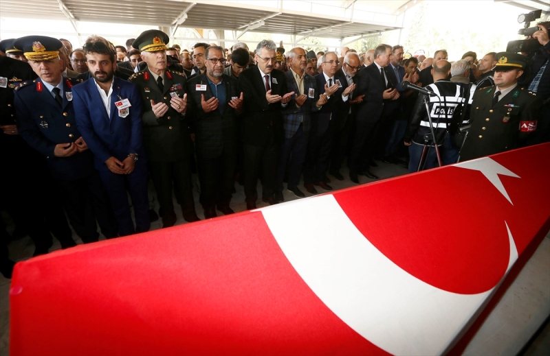 İzmir şehidini uğurladı