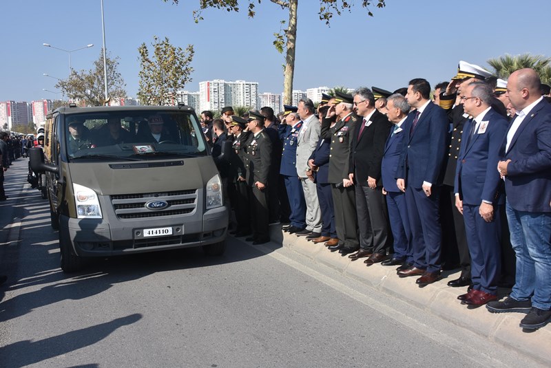 İzmir şehidini uğurladı