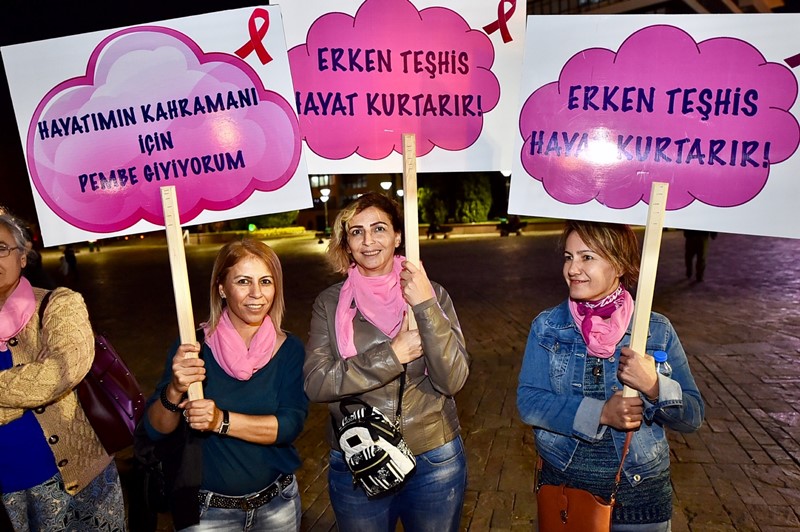 İzmir'de 'Pembe farkındalık'