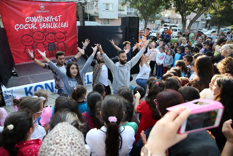 Konak'ta Cumhuriyet kutlamaları başladı