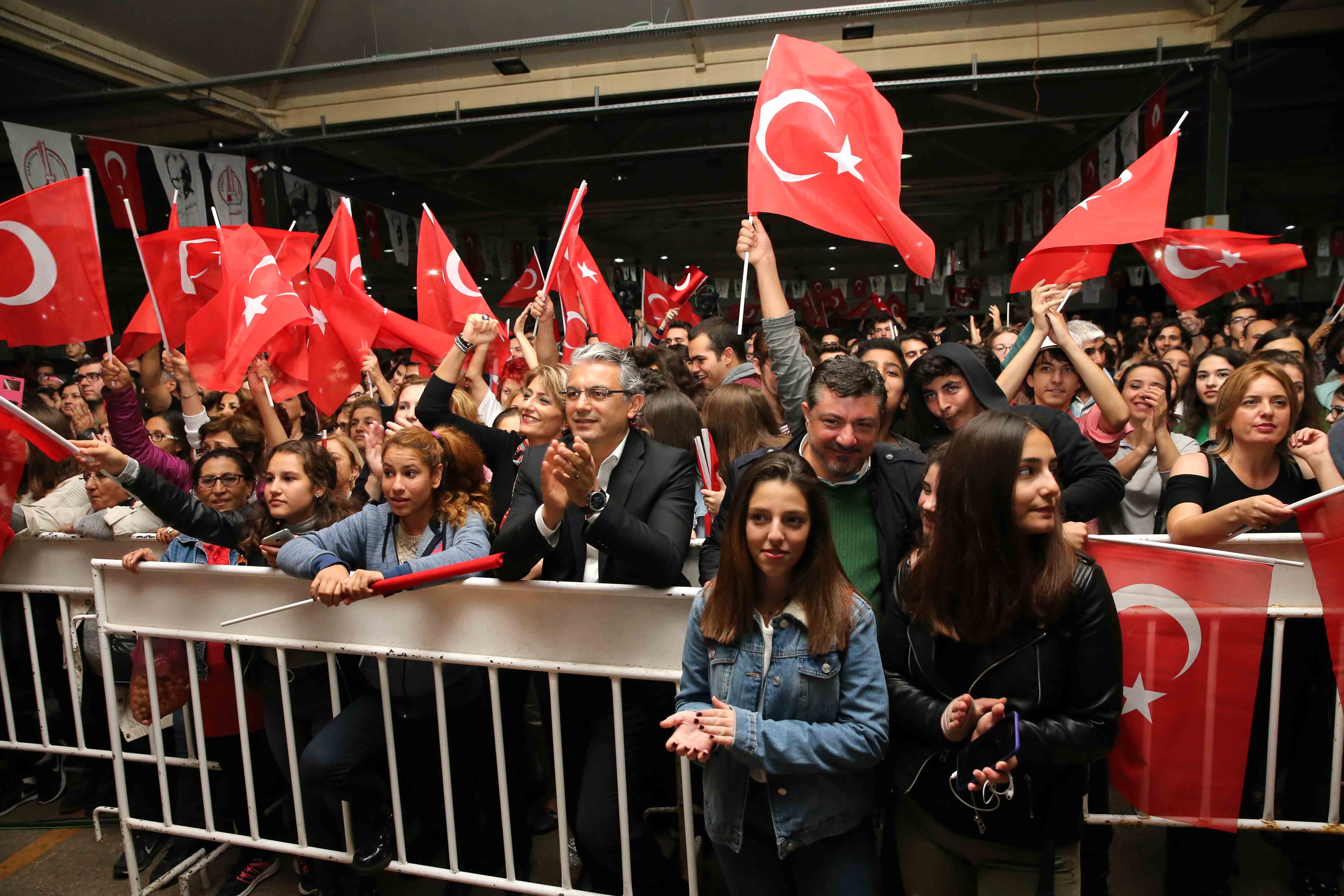 Karşıyaka'da Cumhuriyet coşkusu