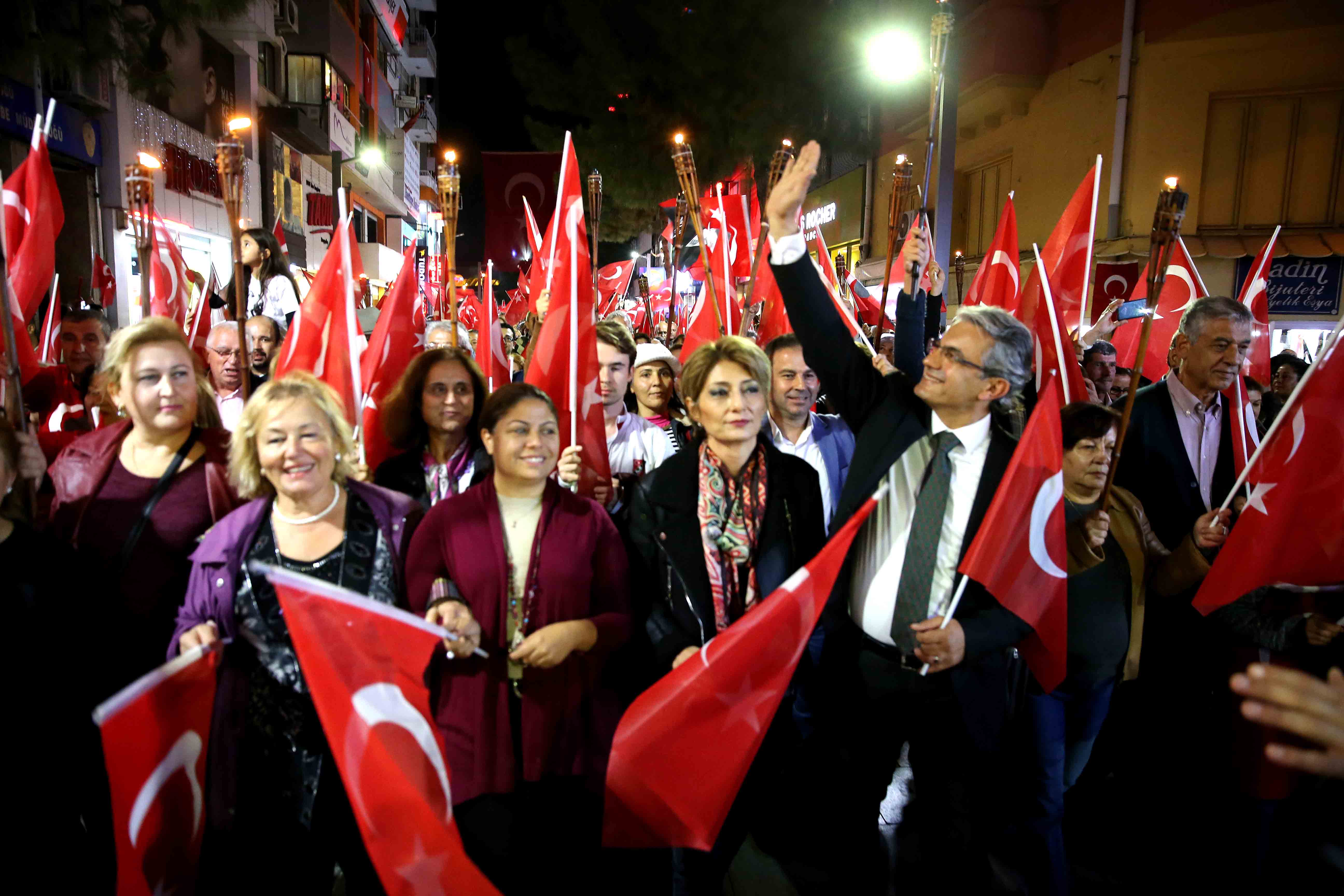 Karşıyaka'da Cumhuriyet coşkusu