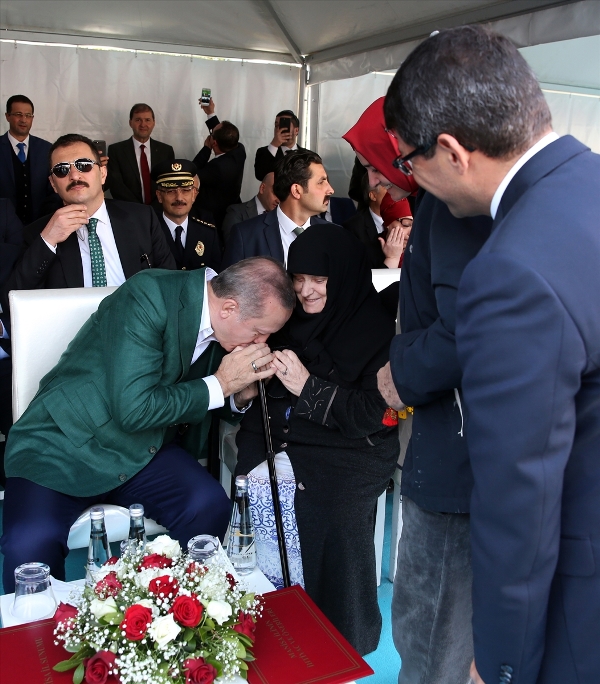 Cumhurbaşkanı Erdoğan Manisa'da
