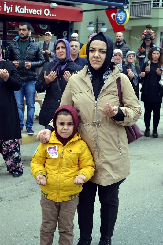 Şehit babasının zor görevi