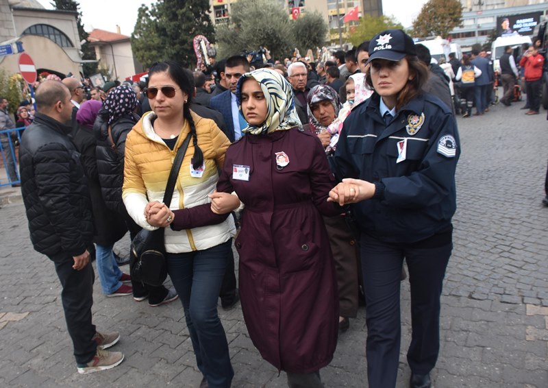 Şehit babasının zor görevi