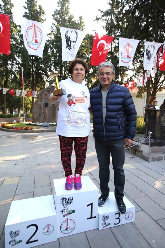 Karşıyaka'da anlamlı etkinlik! Ata’dan Ana’ya koştular