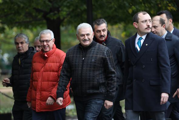 Başbakan Yıldırım'dan 'emekli pozu' esprisi