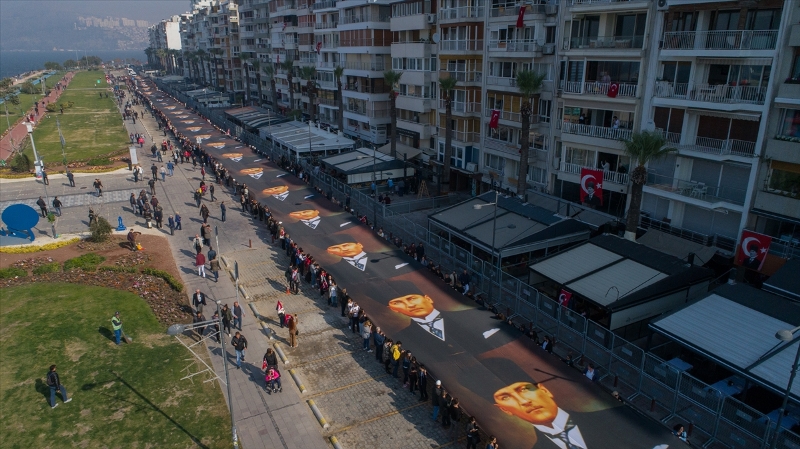 İzmirliler 10. Ata'ya Saygı Yürüyüşü'nde buluştu