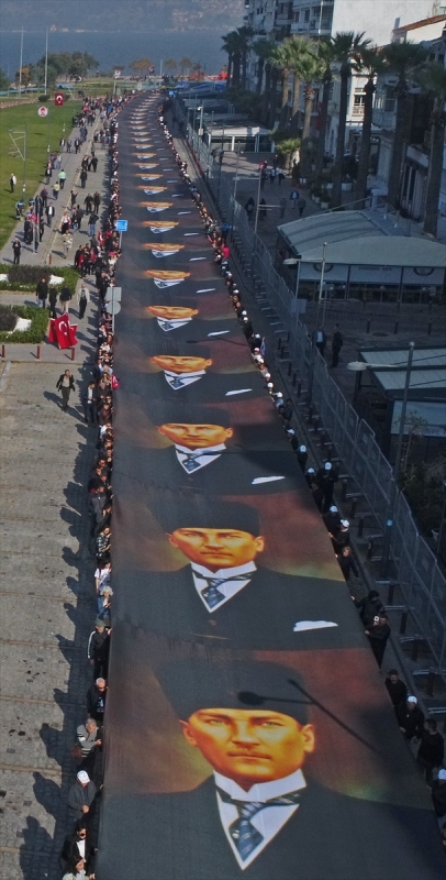 İzmirliler 10. Ata'ya Saygı Yürüyüşü'nde buluştu