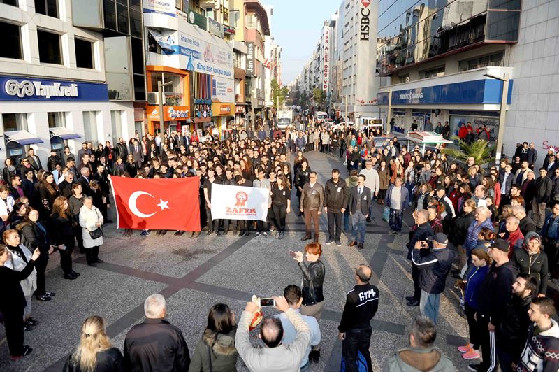 İzmir'de hayat durdu