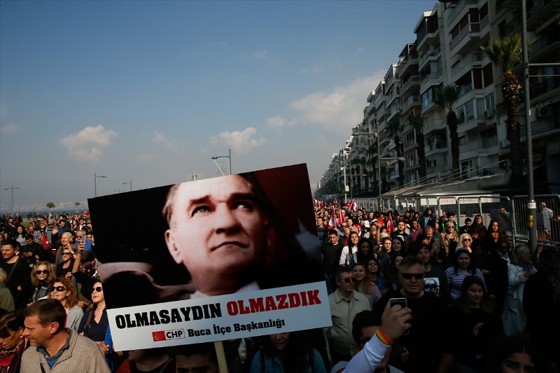 İzmirliler 10. Ata'ya Saygı Yürüyüşü'nde buluştu