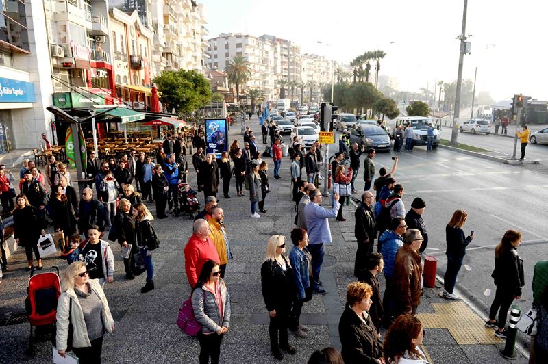 İzmir'de hayat durdu